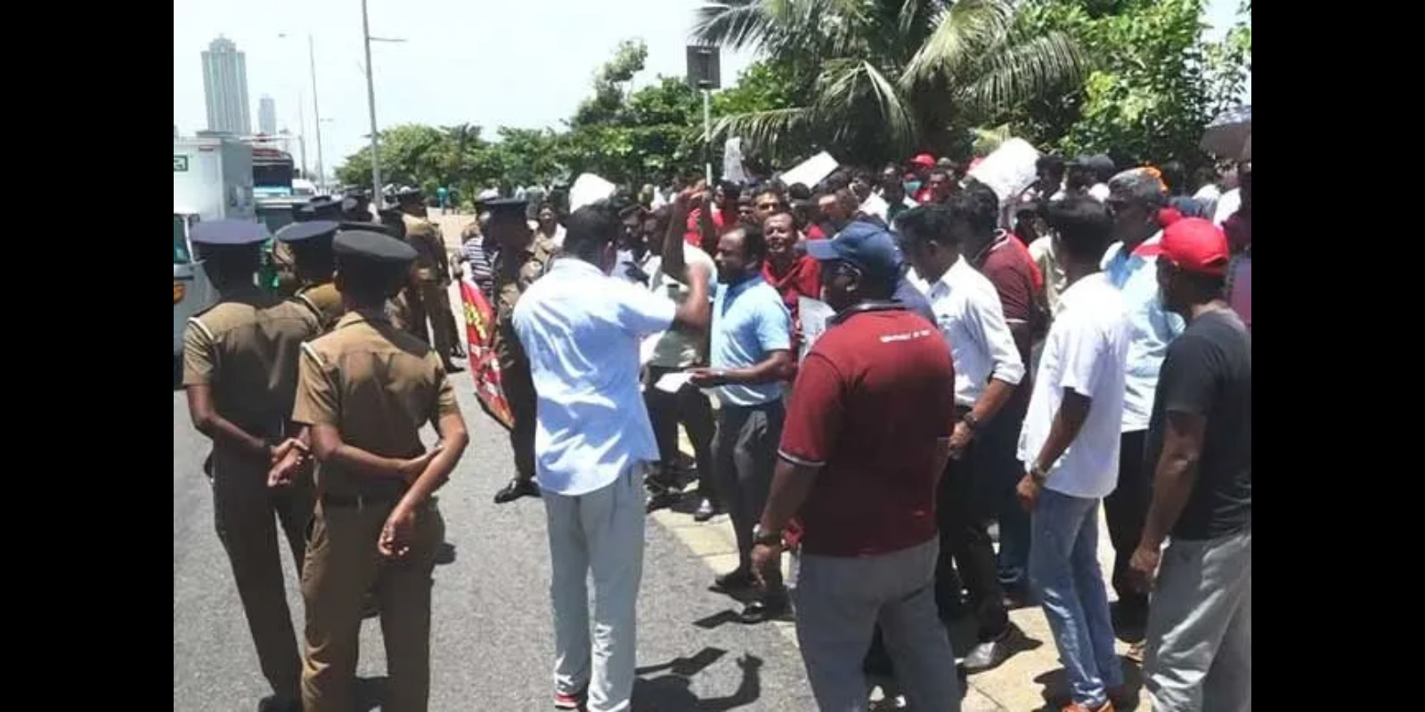 தொடரும் அஞ்சல் சேவை வேலை நிறுத்தம்