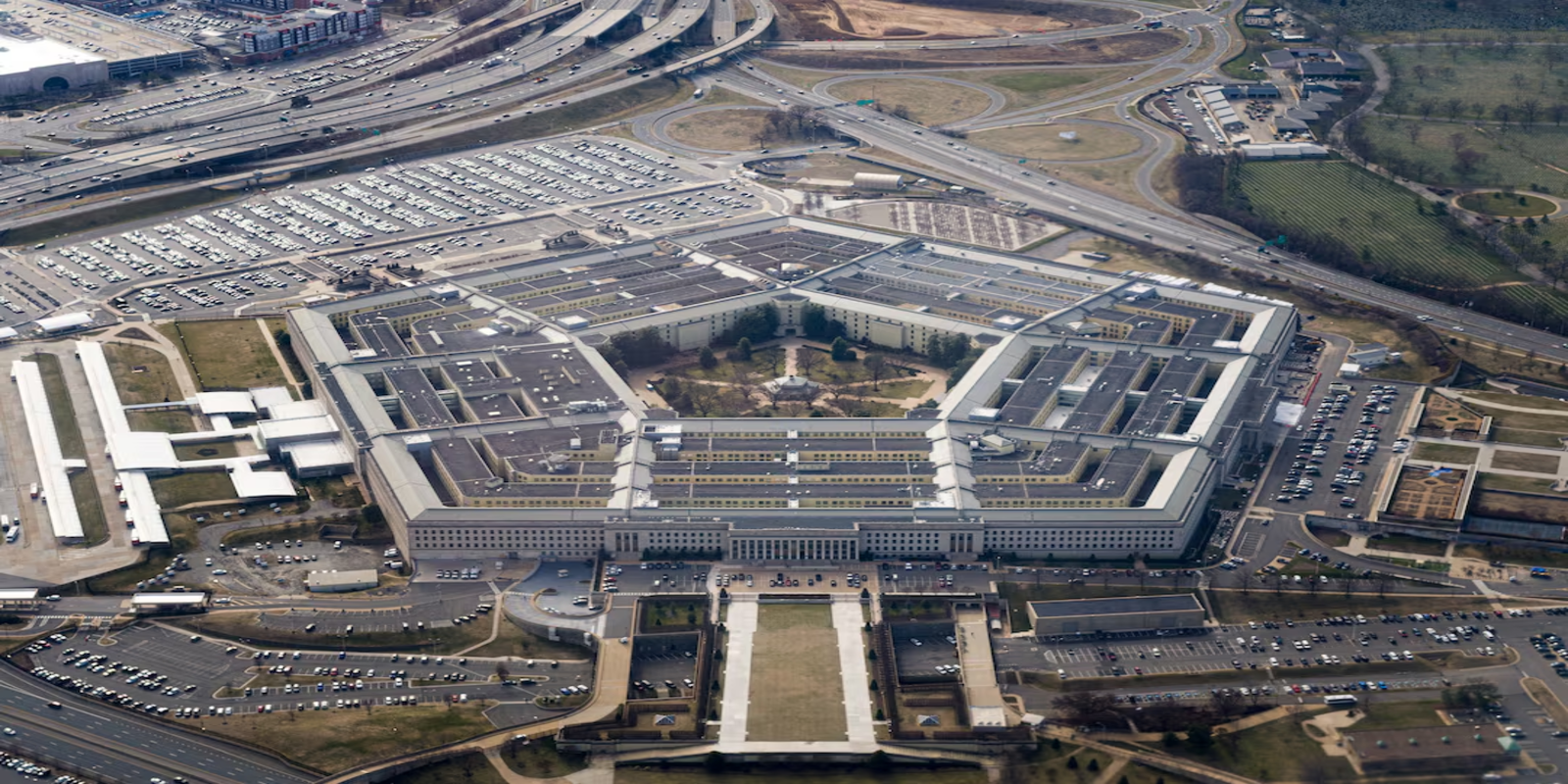 Pentagon to adopt Palantir AI