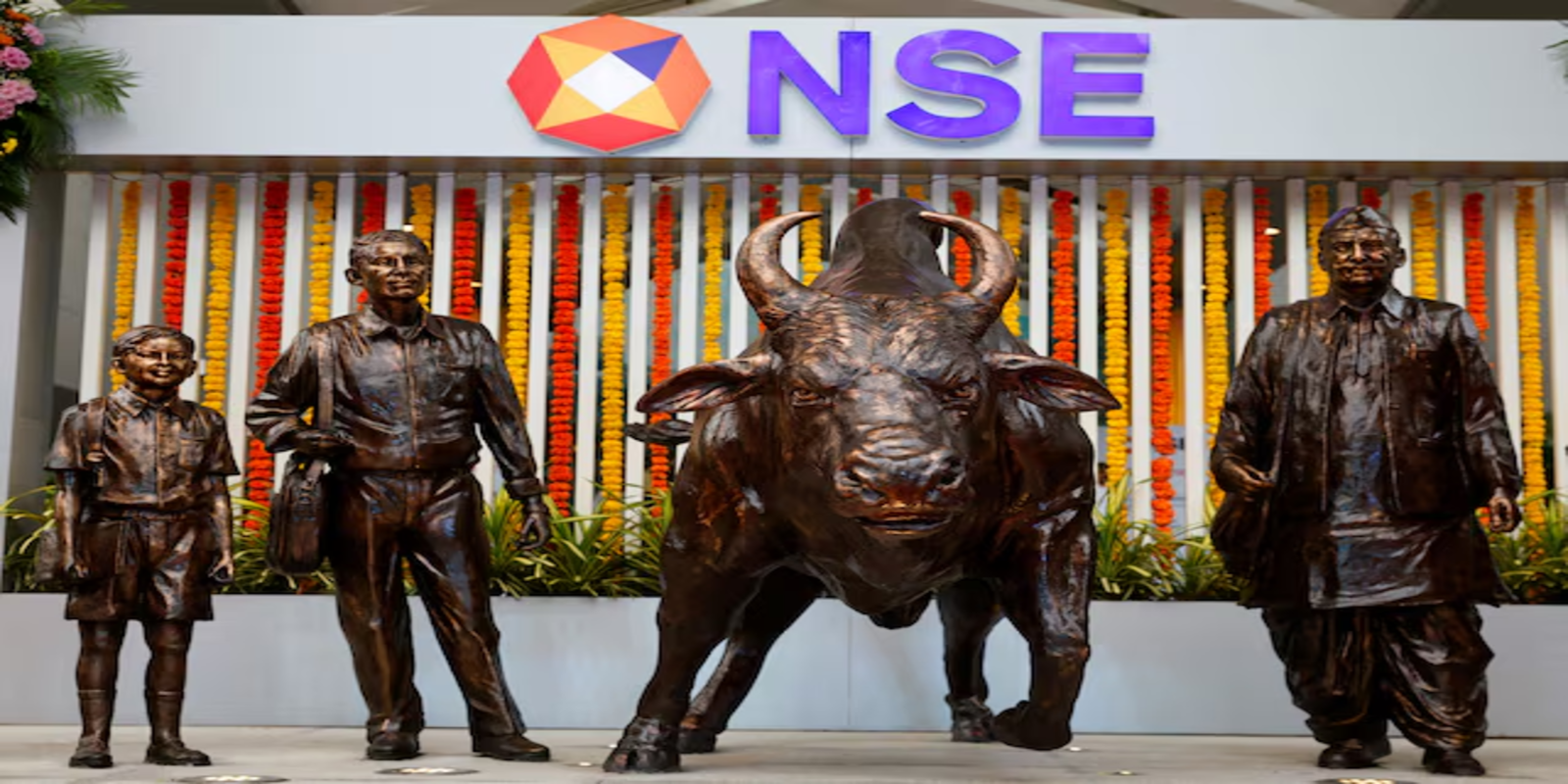 Indian shares fall as investors await details on Iran sanctions